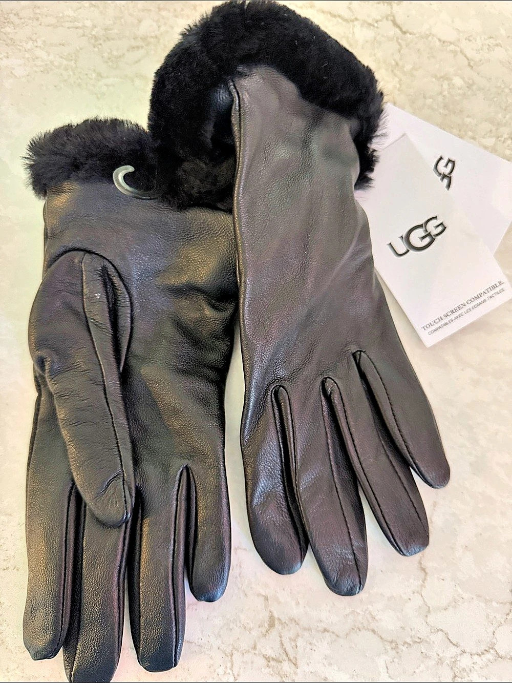 UGG 21626 Touch Screen Leather Gloves with Sheepskin  Black Small NWT